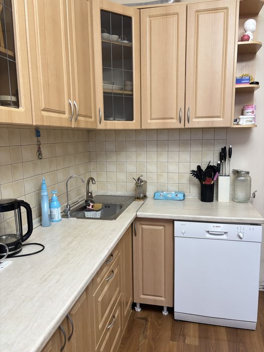 Кухонный гарнитур частично с техникой