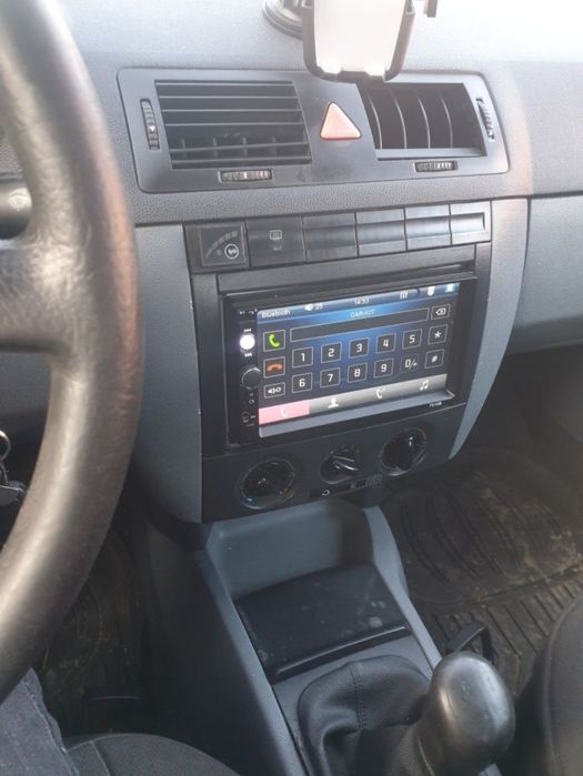 Vand skoda fabia 2500 lei (tamburi pe spate blocati)