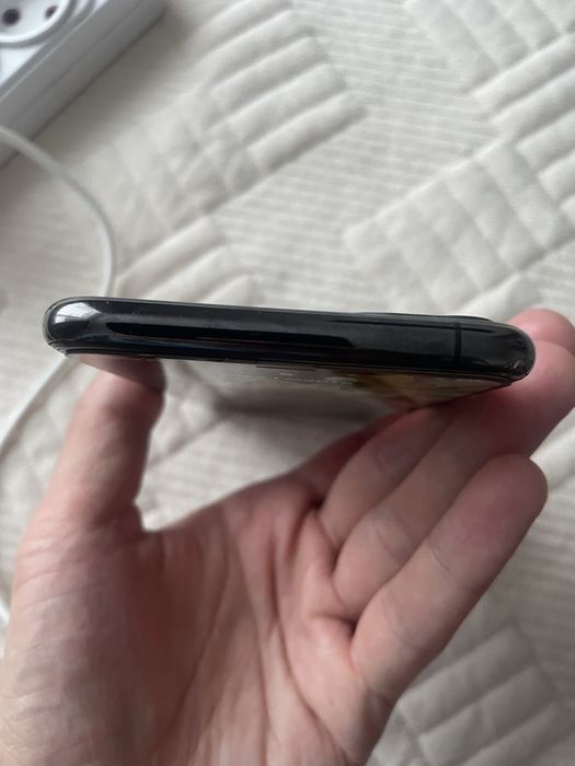 Продам Iphone 11 PRO Max