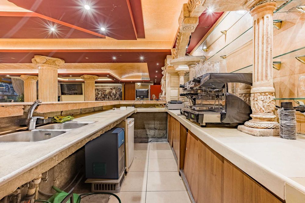 Дава се под наем Заведение в София, Младост 1А - 300 кв.м за 6000 € - Снимка #13