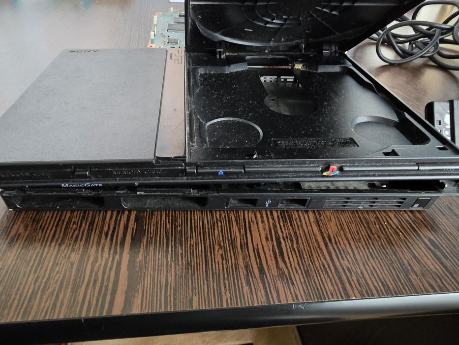 Piese pentru playstation 2 slim plus controller  nefunctional