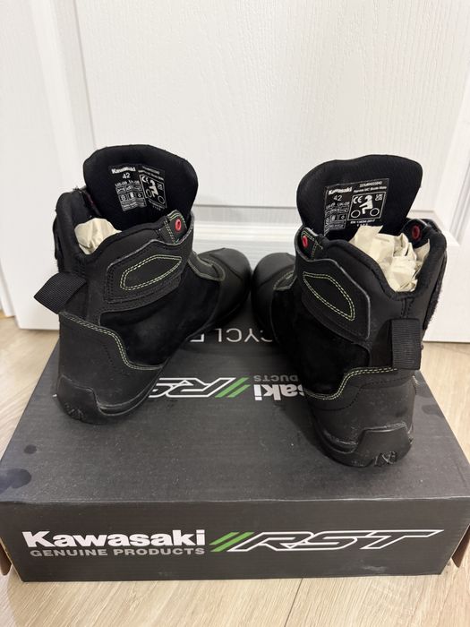 Мото Боти Kawasaki