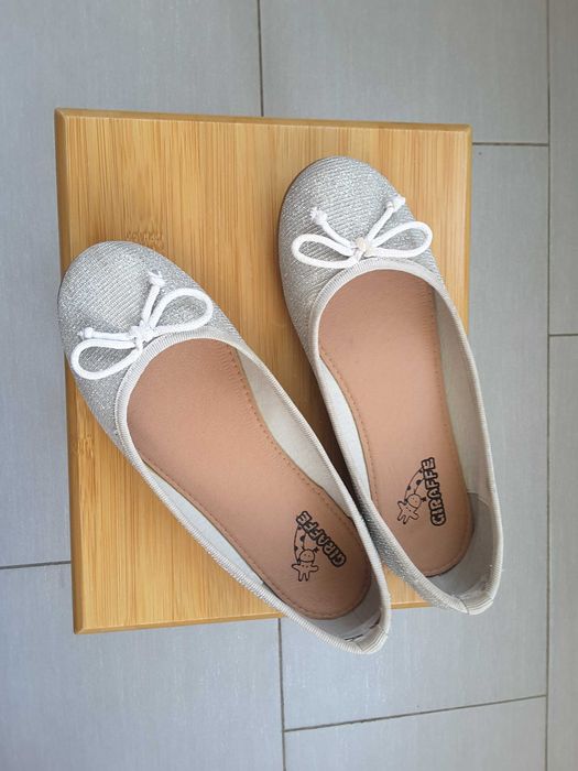 Обувки тип"балерина"сребристи 34 размер