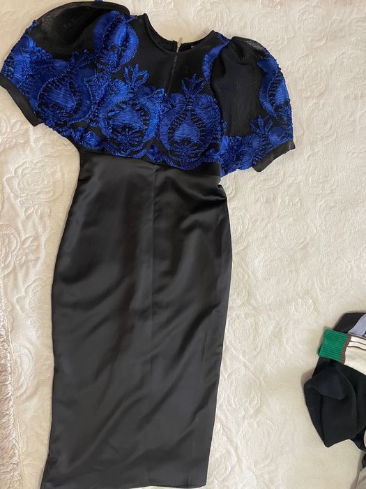 Красивое женское платье