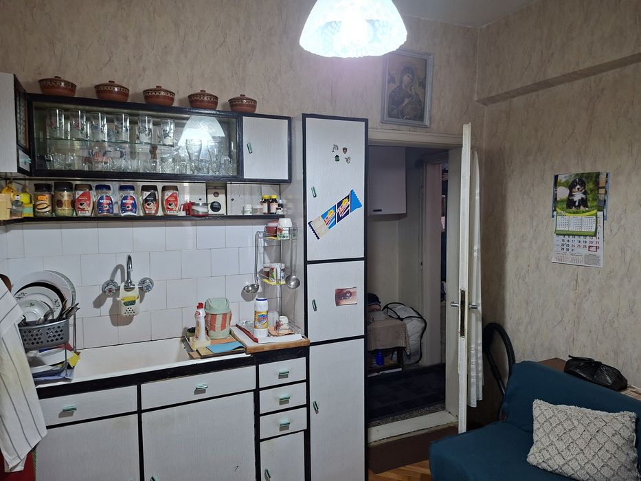 Продава двустаен  до Енерго