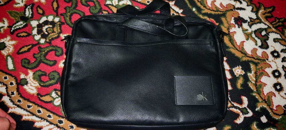 Продаю черные сумки для парней и женщин