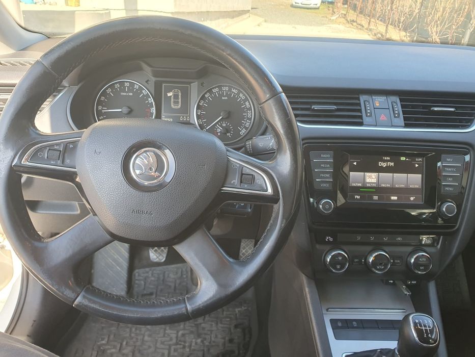 Vând Skoda Octavia