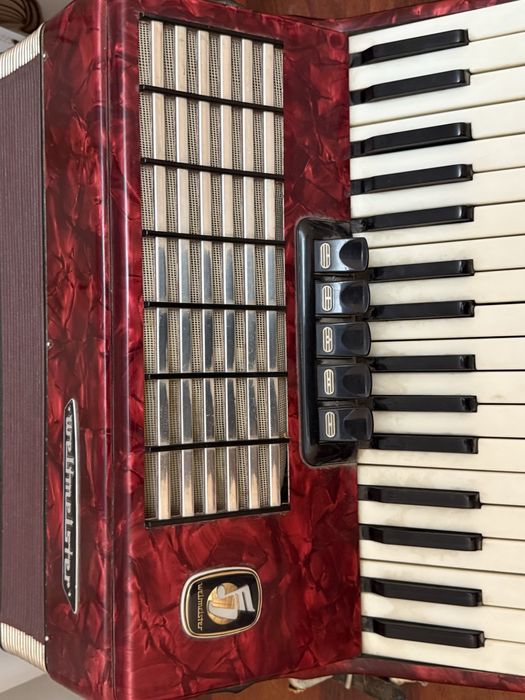 Аккардион немецкий без чехла в хорошом состояние