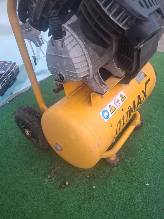 Двуцилиндров компресор