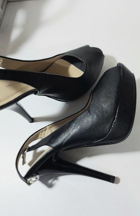 Sandale noi elegante marimea 35