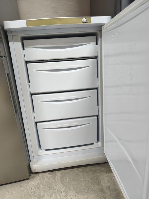 Продам морозильник