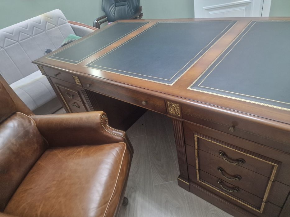 Стол руководителя дерево