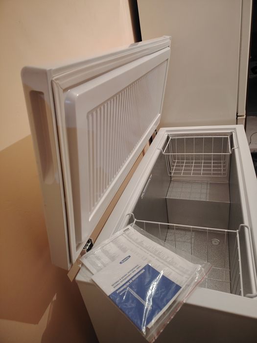 Продам морозильную камеру