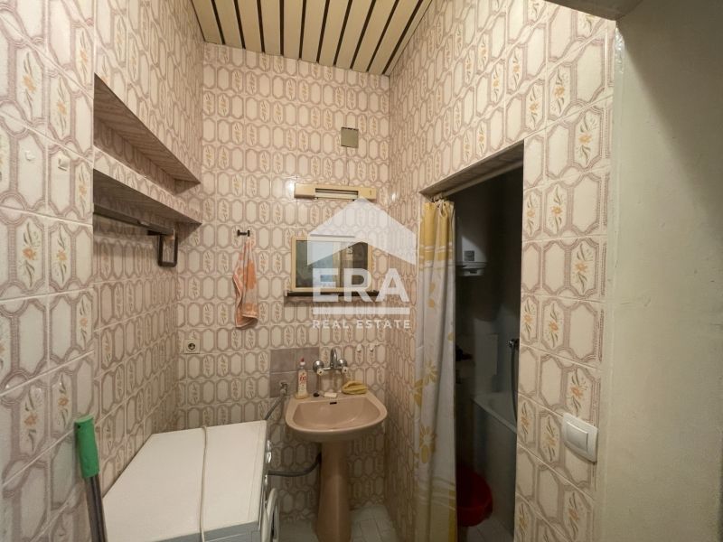 Продава се Тристаен апартамент в Кърджали, Център - 105 кв.м за 1096 €/кв.м - Снимка #4