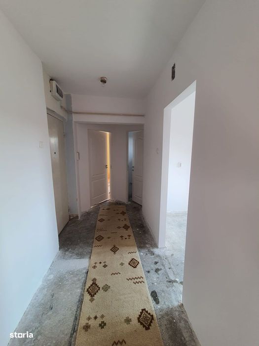 ap. 3 cam MVI str. Gladiolei 6 et 4 , 2 bai , 820 Eu/ mp