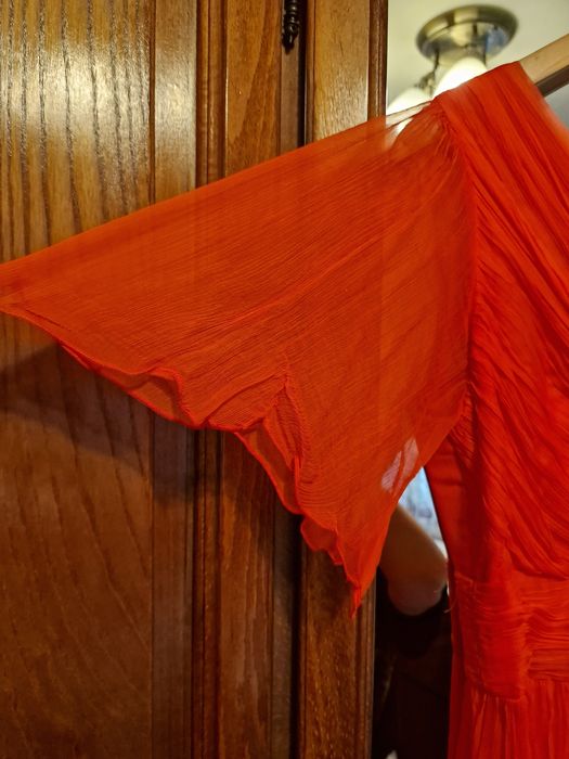 vând rochie CARAMEL  de mătase, mărimea 38, culoarea portocaliu, purta