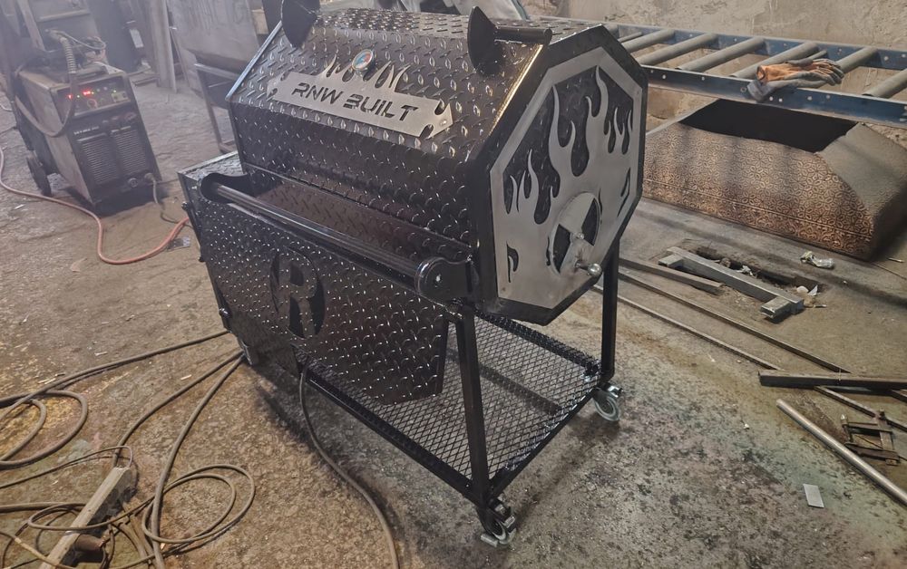 Gratar -smoker deosebit