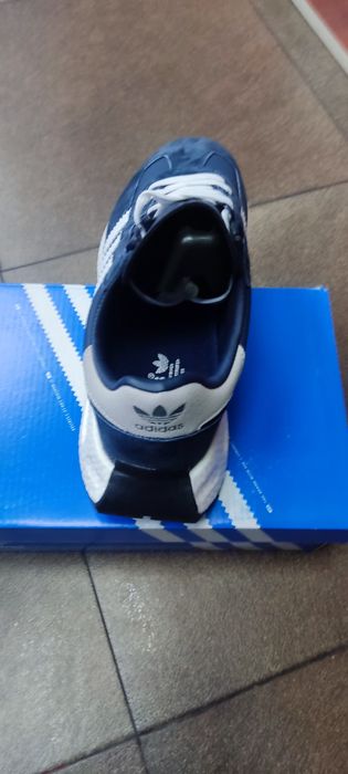 Кросовки новая модель по акции 10500