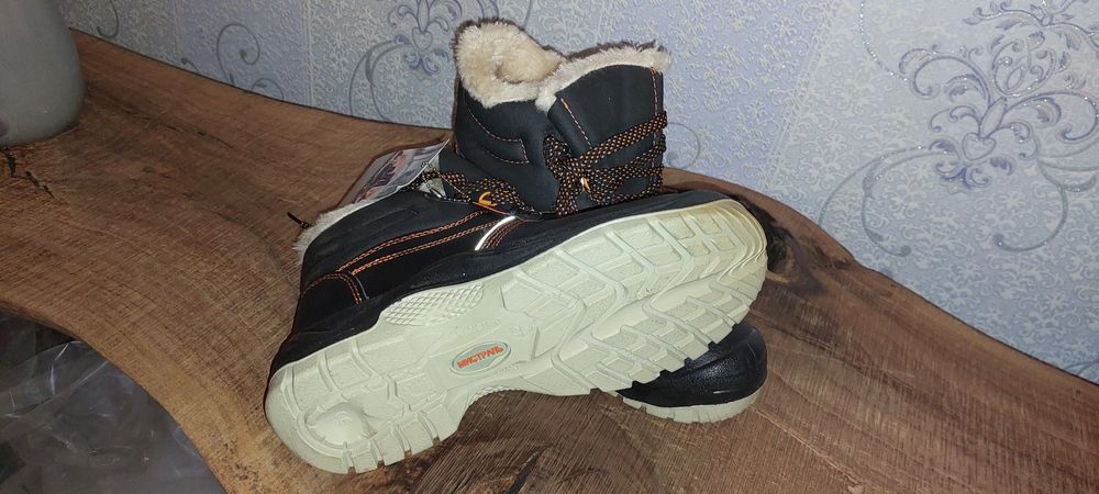 Продам ботинки димесезонные