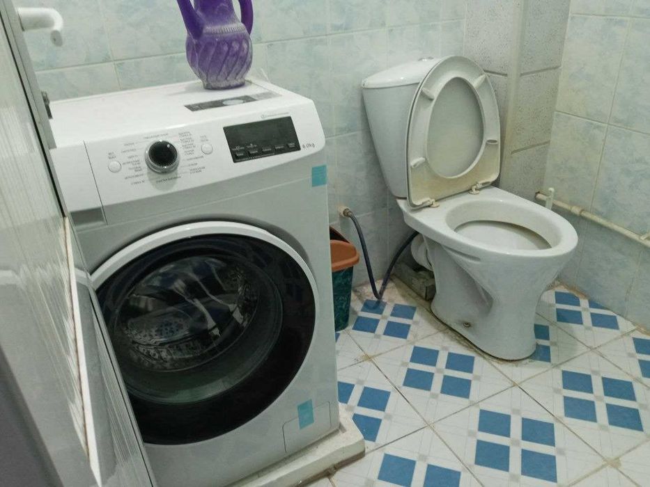Урганч шахрида Гипермаркет енгинасида 3 хонали кв. ижарага берилади