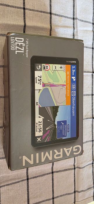 Навигация за камион Garmin Dezl LGV700 7 инча карти за цяла Европа