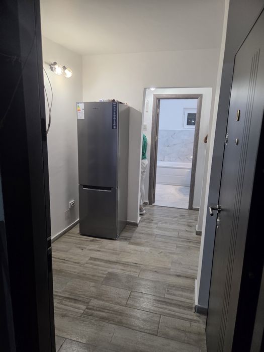 Închiriez apartament cu 2 camere în Rovine