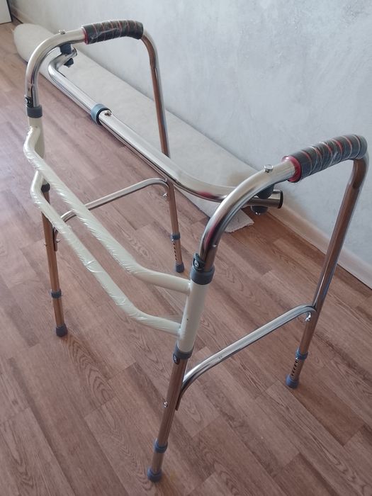 Продам ходунки,Абсолютно новые