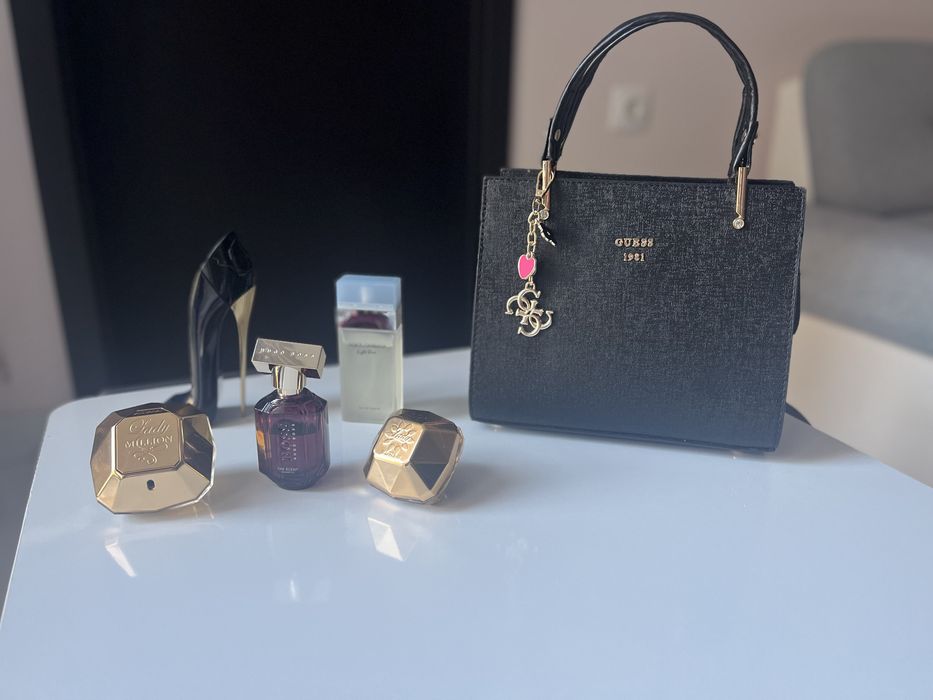 Дамски чанти Guess