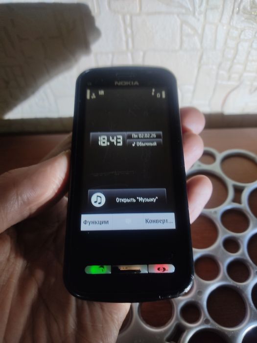 NOKIA C6,"Слайдер"