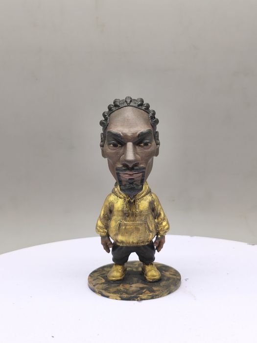 Фигурки на 2pac и Snoop Dogg в различни цветове и размер.