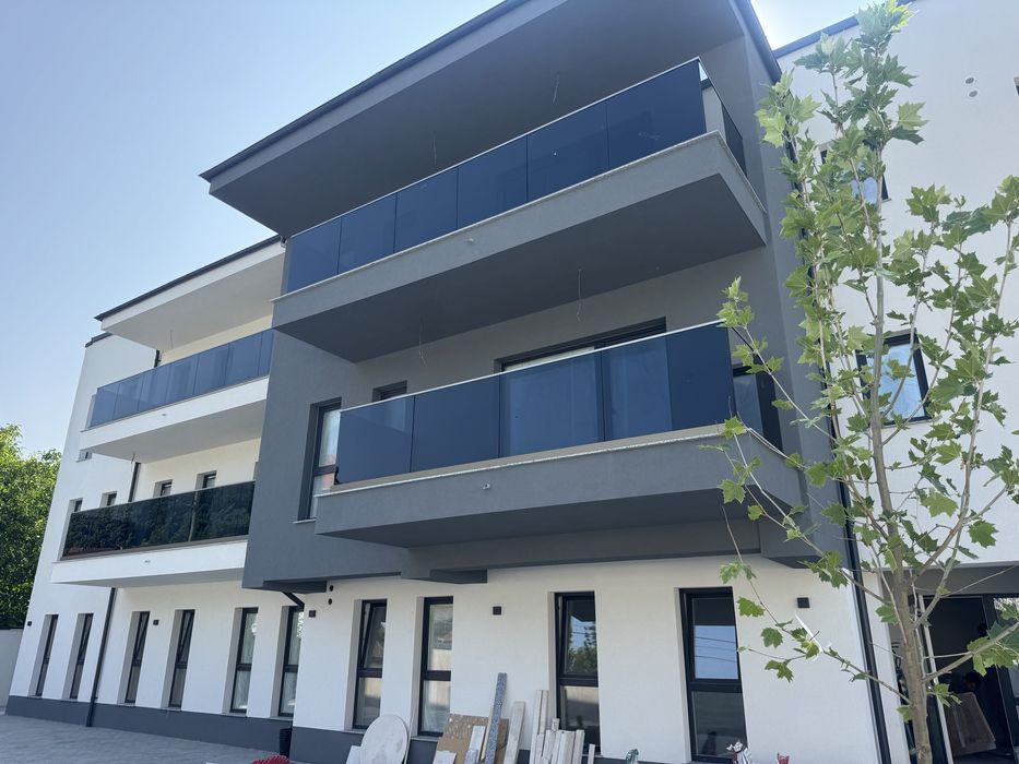 Balustrada din sticla securizata pentru balcoane