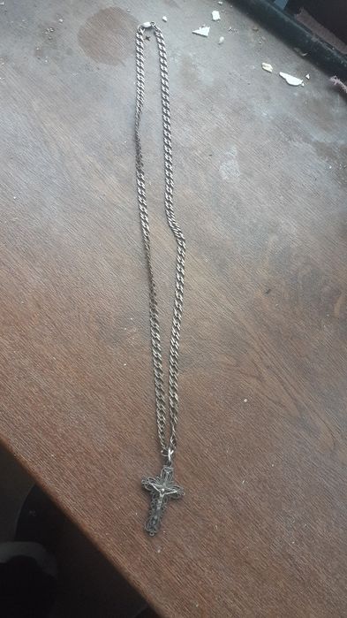 Цепочка с крестиком серебро.