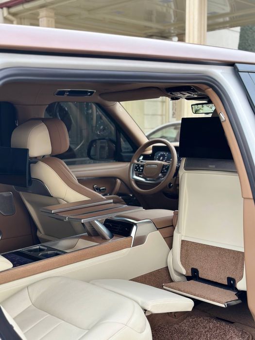 Range Rover SV 2023