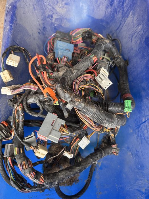 Проводка коса приоры под панелю