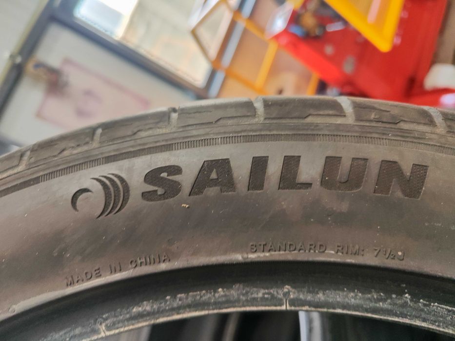 2бр.летни гуми 225/45/18 Sailun