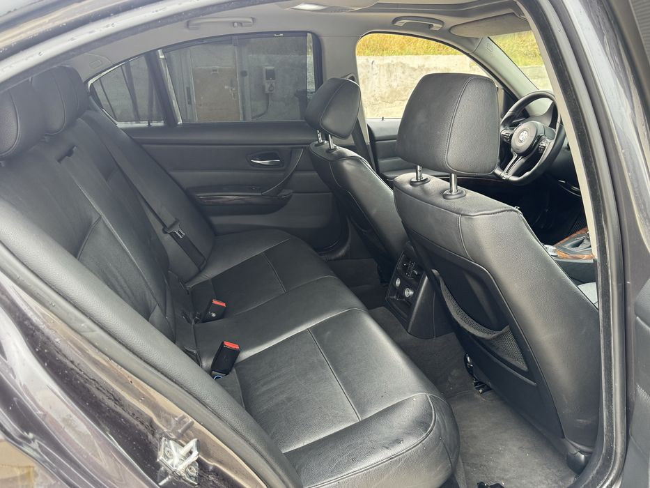 BMW E90 320D Automat