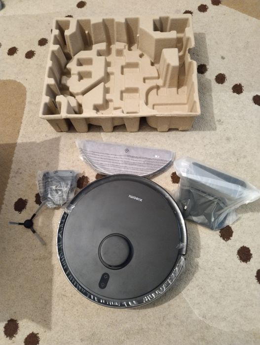 Робот пылесос новый