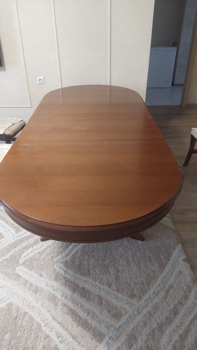 Стол дубовый в хорошем качестве