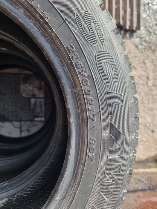Продам резину  215/60R17