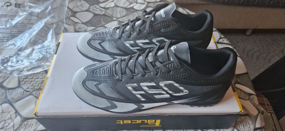 Футболни обувки/стоножки F50 размер 41