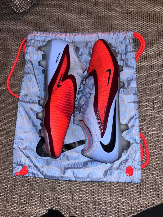 Футболни обувки: Nike Phantom