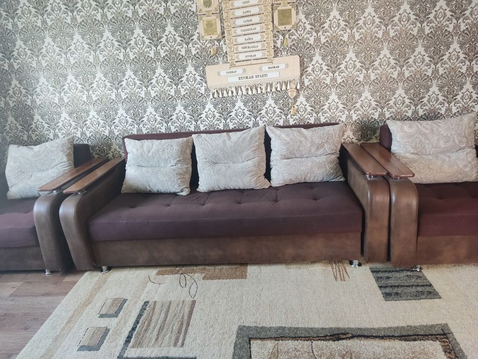 Продам диван с креслами
