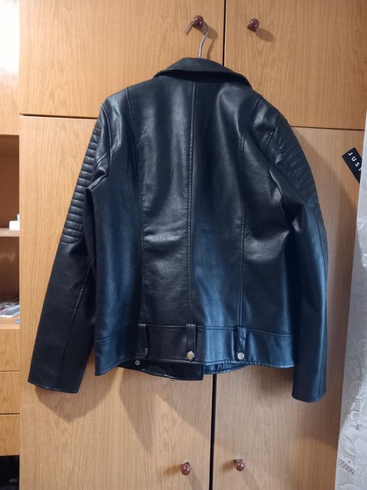Черно кожено яке
