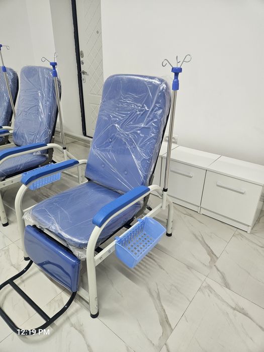 Продам сидячую кушетку