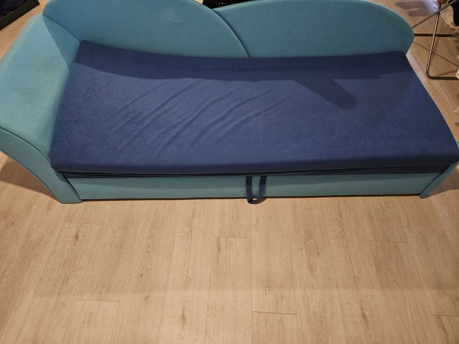 Canapea extensibila albastra