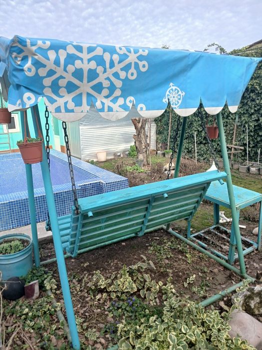 Продаётся качеля в отличном состоянии.