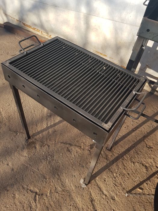 Gratar gradina picnic 60x40x10x3 cu bare rotative