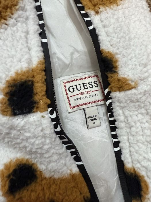 Дебело пухено яке / палтенце GUESS 2 години