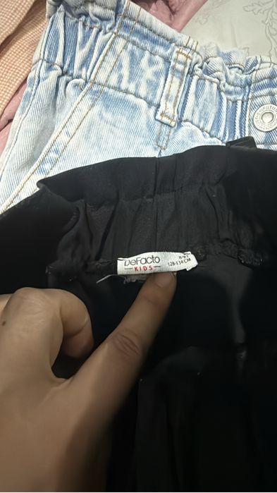 Бесплатно отдам вещи и обувь для девочки