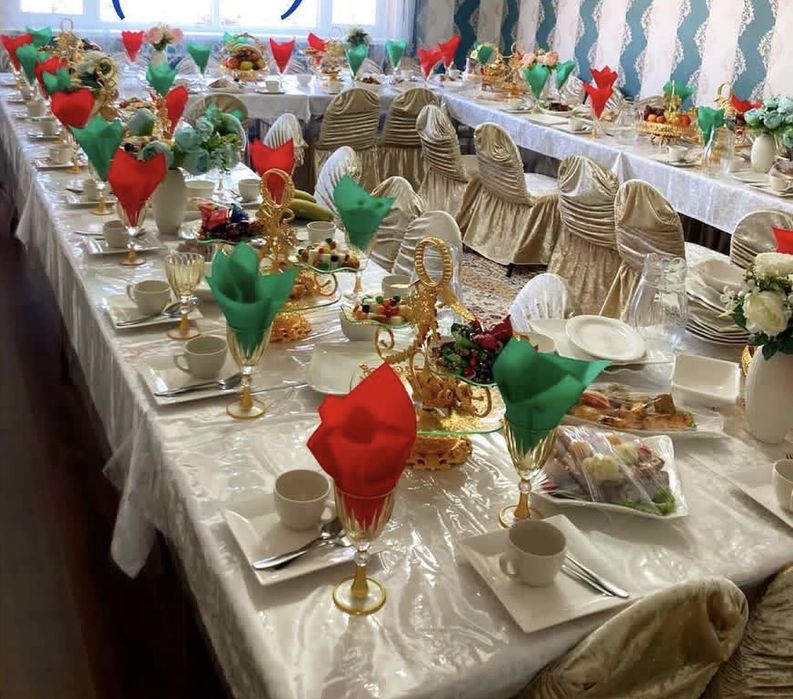 Прозрачные стулья